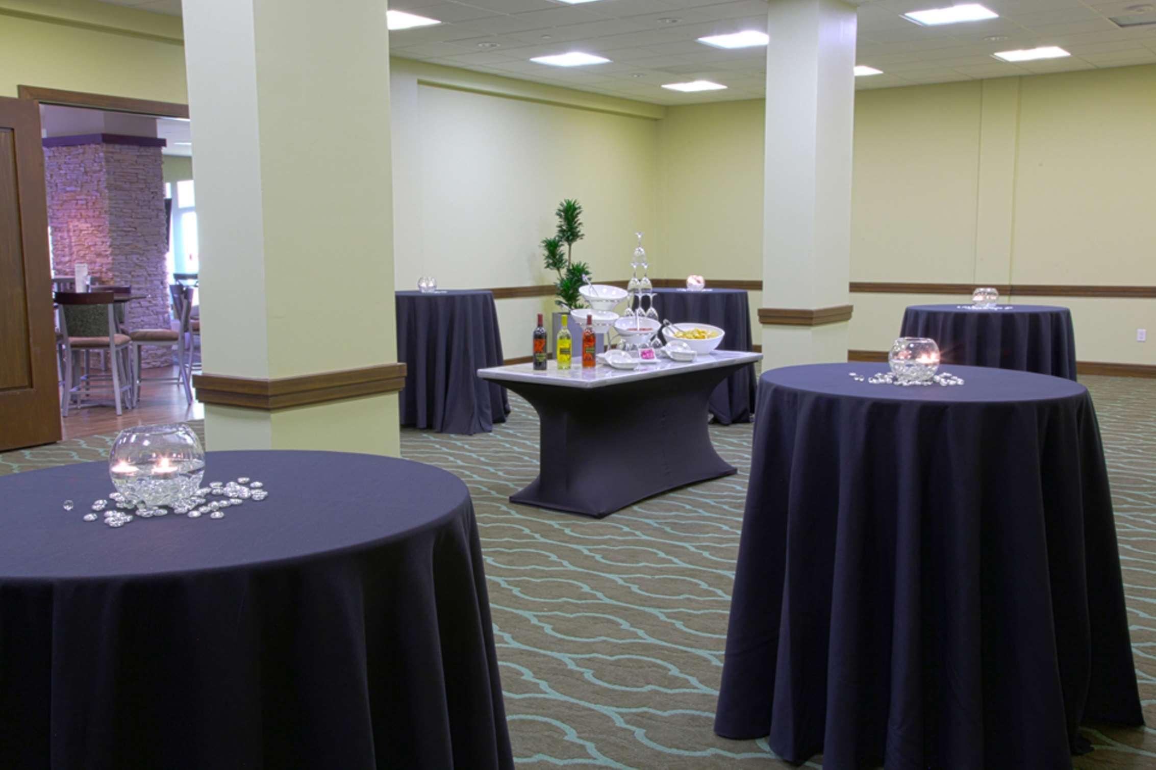 Embassy Suites By Hilton Dallas Market Center Restoran foto